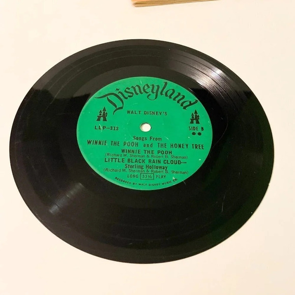 Vintage 1965 Disney Winnie the Pooh and the Honey Tree 7  Inch Record and Book - Picture 14 of 16